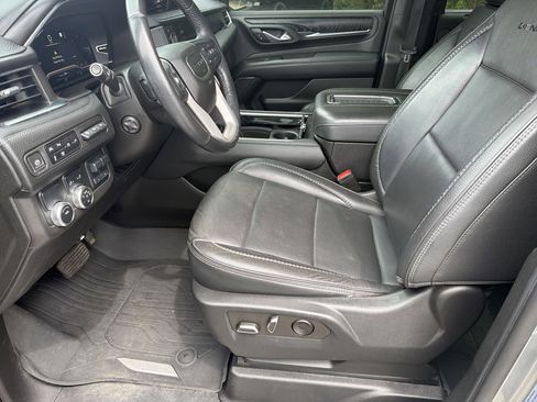 Used 2022 GMC Yukon Denali w/ Denali Premium Package RWD image 10