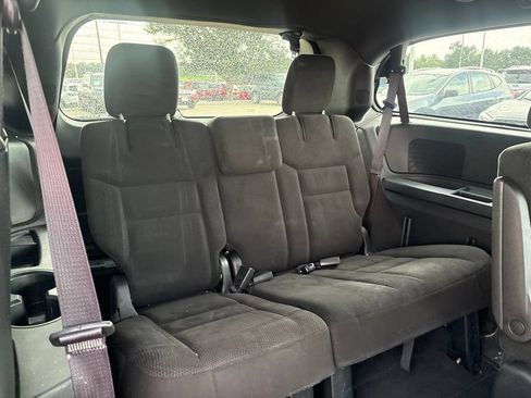 Used 2017 Dodge Grand Caravan SE FWD image 28
