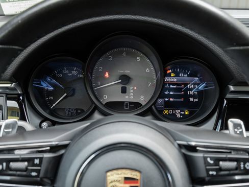 Certified 2023 Porsche Macan S AWD/4WD image 14