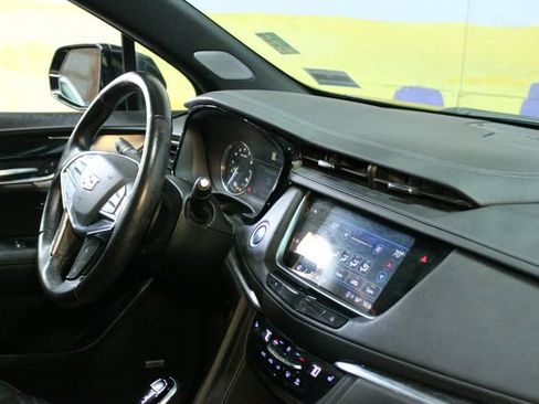Used 2022 Cadillac XT5 Premium Luxury AWD/4WD image 12
