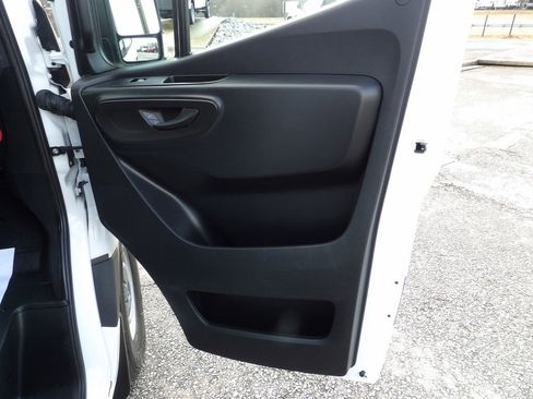 Used 2023 Mercedes-Benz Sprinter 2500 image 30