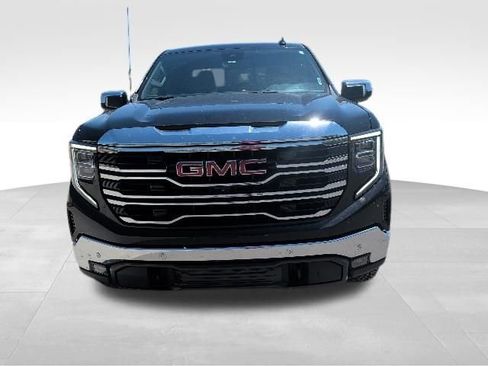 Used 2023 GMC Sierra 1500 SLT w/ SLT Premium Plus Package AWD/4WD image 8