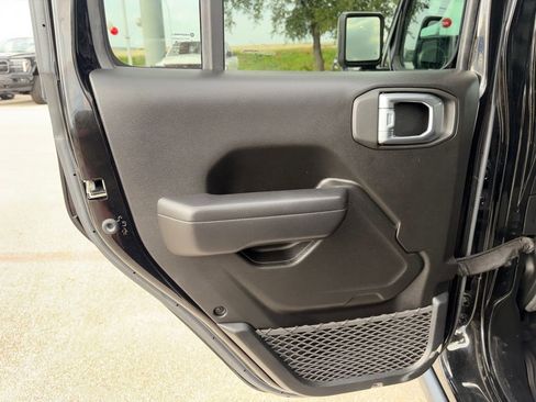 Used 2023 Jeep Wrangler Unlimited w/ 8.4" Radio Group AWD/4WD image 29