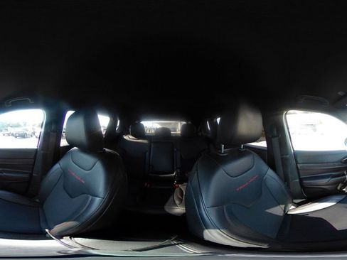 Used 2025 Jeep Compass Trailhawk w/ Trailer Tow Group image 41