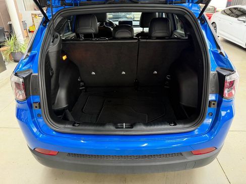 Used 2026 Jeep Compass Limited AWD/4WD image 9