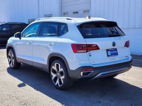 Used 2022 Volkswagen Taos SEL image 3