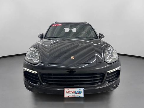 Used 2018 Porsche Cayenne image 2