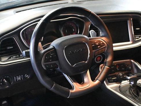 Used 2015 Dodge Challenger SRT Hellcat RWD image 11