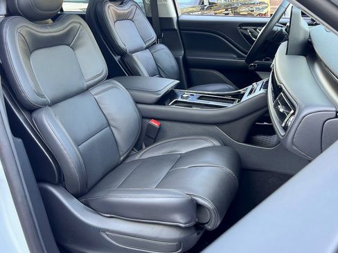 New 2025 Lincoln Aviator Reserve w/ Luxury Package image 9