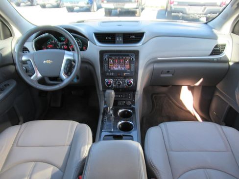 Used 2015 Chevrolet Traverse LT image 12