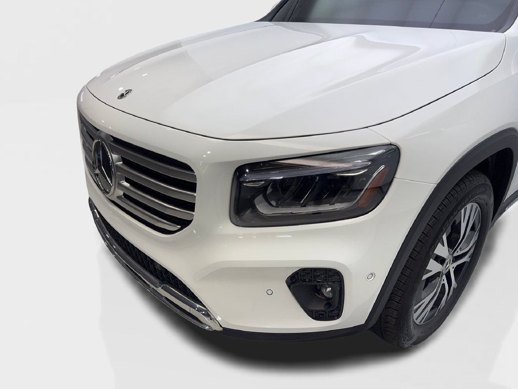 Used 2025 Mercedes-Benz GLB 250 w/ Exclusive Package image 18