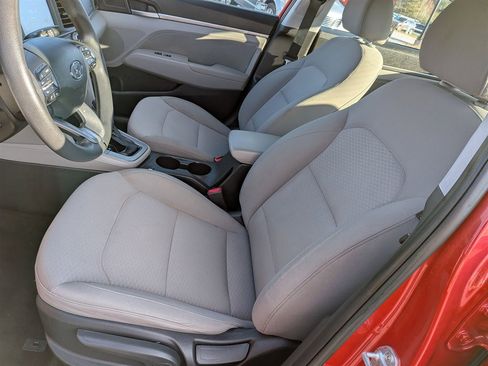 Used 2020 Hyundai Elantra SEL image 14