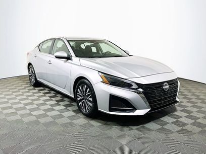 Used 2023 Nissan Altima 2.5 SV