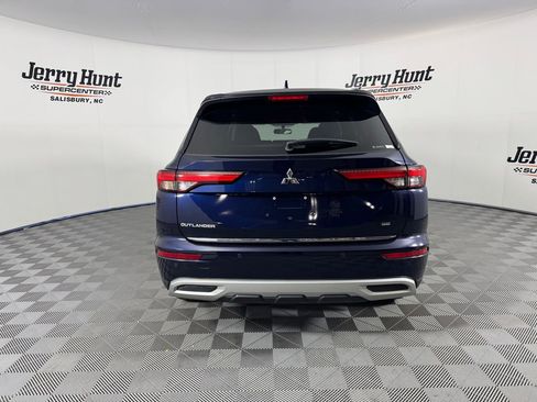 Used 2022 Mitsubishi Outlander SE image 9