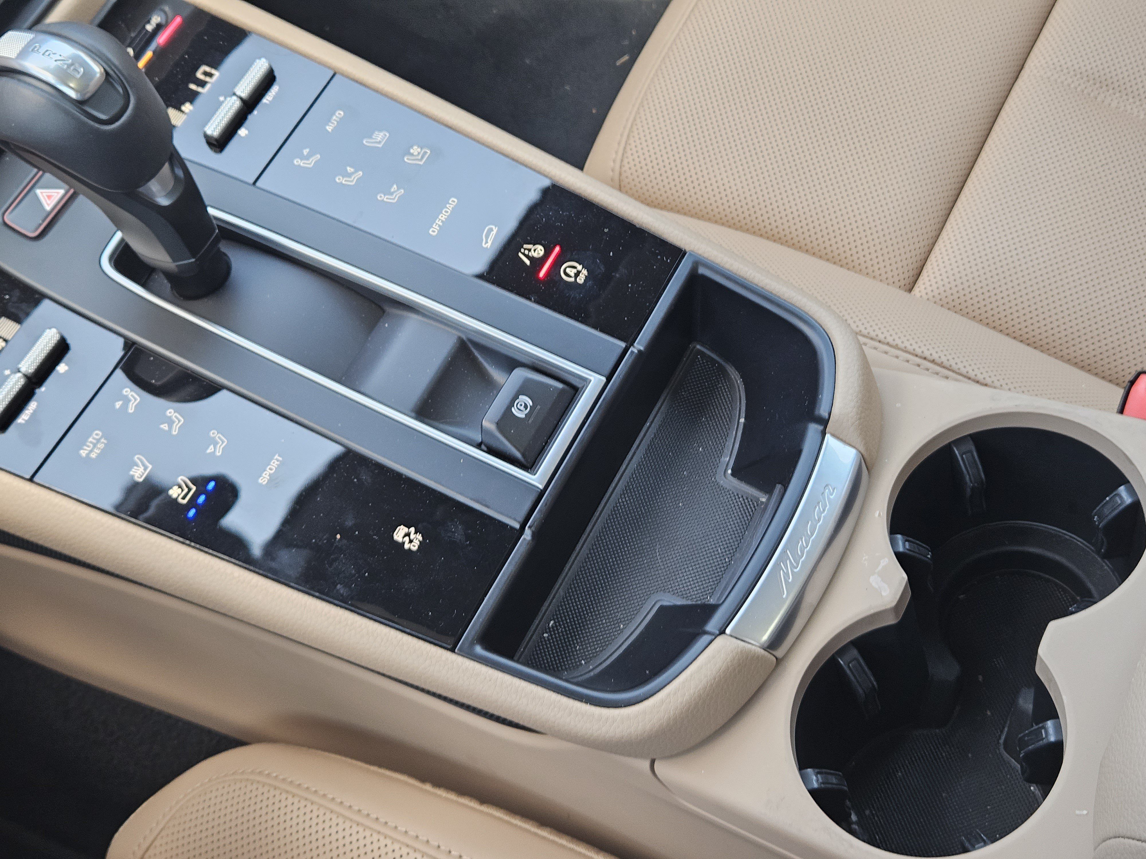 Certified 2026 Porsche Macan AWD/4WD image 20