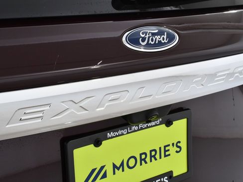 Used 2022 Ford Explorer XLT w/ Equipment Group 202A image 24