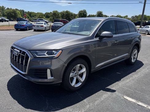 Used 2020 Audi Q7 2.0T Premium w/ Towing Package AWD/4WD image 3