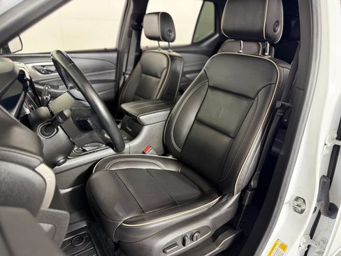 Used 2023 Chevrolet Traverse Premier AWD/4WD image 30