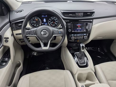 Used 2020 Nissan Rogue Sport SV w/ Technology Package image 12