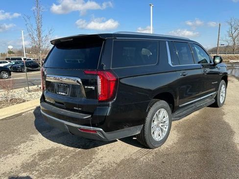 Used 2024 GMC Yukon XL SLT AWD/4WD image 10