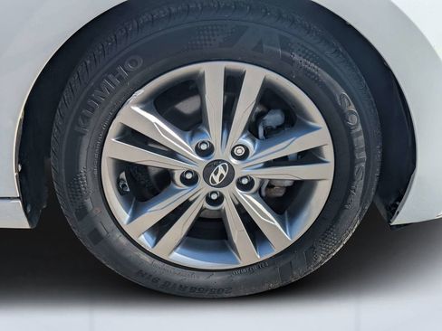 Used 2017 Hyundai Elantra SE FWD image 11
