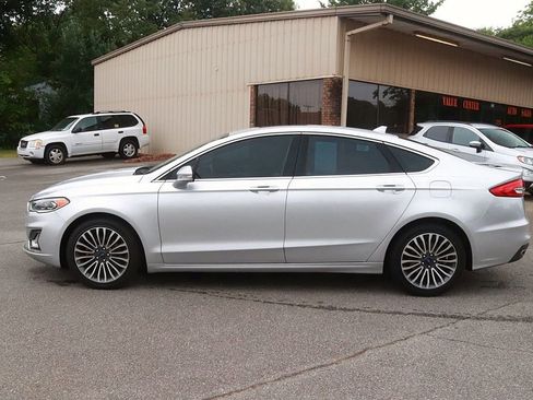 Used 2019 Ford Fusion Titanium AWD/4WD image 4