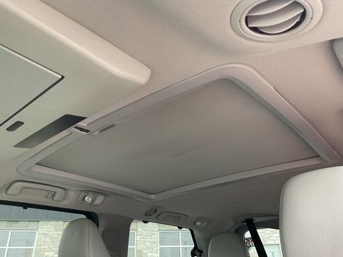 Used 2015 Toyota Sienna AWD image 34