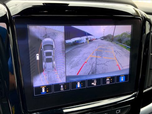 Used 2023 Chevrolet Traverse High Country w/ LPO, Floor Liner Package FWD image 27