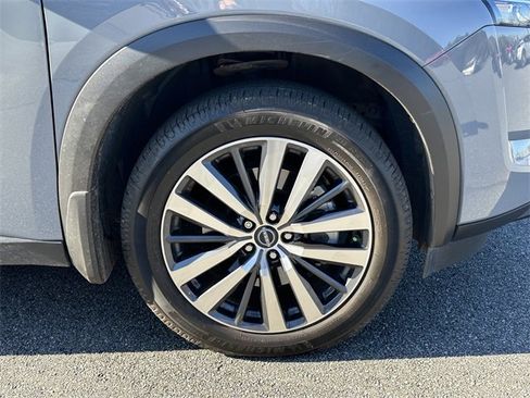 Certified 2022 Nissan Pathfinder Platinum w/ Cargo Package image 13