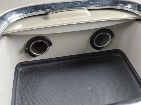 Used 2019 Dodge Grand Caravan SXT image 6