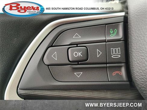 New 2025 Jeep Grand Cherokee Altitude image 19