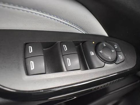 Used 2025 Chevrolet Trax LT FWD image 21