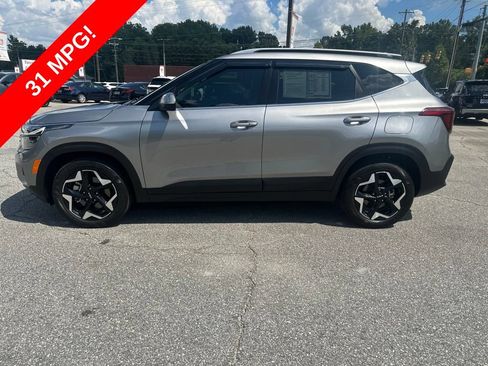 Used 2024 Kia Seltos EX AWD/4WD image 4
