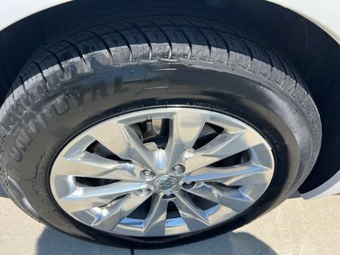 Used 2018 Buick Envision Essence AWD/4WD image 25