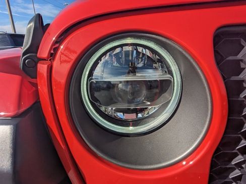 Used 2020 Jeep Gladiator Rubicon image 11