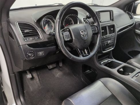 Certified 2018 Dodge Grand Caravan SXT w/ Driver Convenience Group image 10