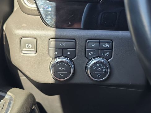 Used 2024 GMC Sierra 1500 SLT AWD/4WD image 32