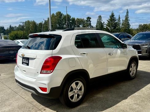 Used 2019 Chevrolet Trax LT w/ LT Convenience Package AWD/4WD image 5