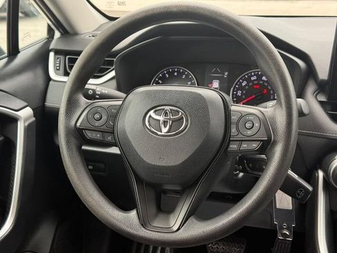 Used 2019 Toyota RAV4 LE AWD/4WD image 12