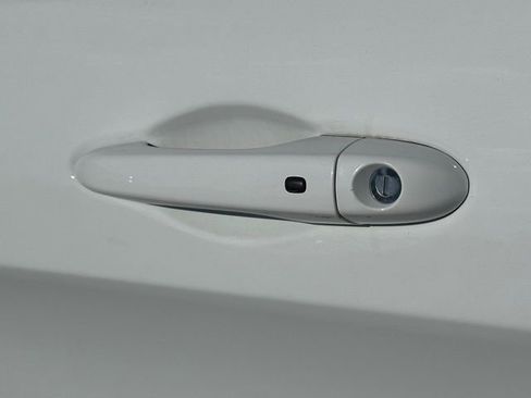 Used 2015 Jeep Cherokee Limited image 15