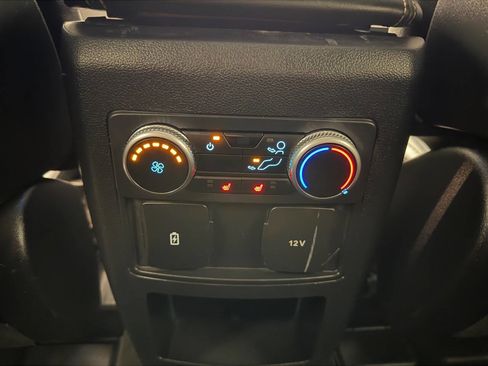 Used 2020 Ford Explorer XLT w/ Equipment Group 202A AWD/4WD image 32