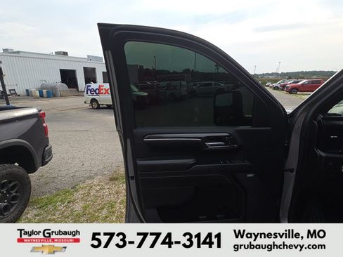Used 2024 GMC Sierra 2500 AT4 w/ AT4 Premium Plus Package AWD/4WD image 6