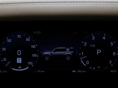 New 2026 Land Rover Defender 110 X-Dynamic SE image 8