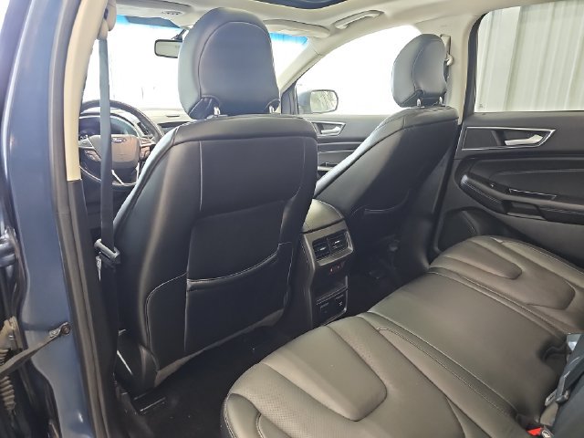 Used 2018 Ford Edge Titanium w/ Equipment Group 301A AWD/4WD image 35