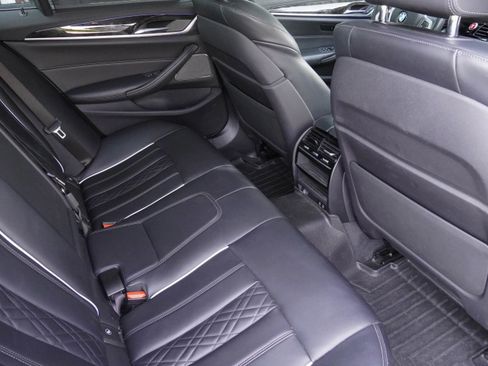 Used 2020 BMW M550i xDrive AWD/4WD image 35