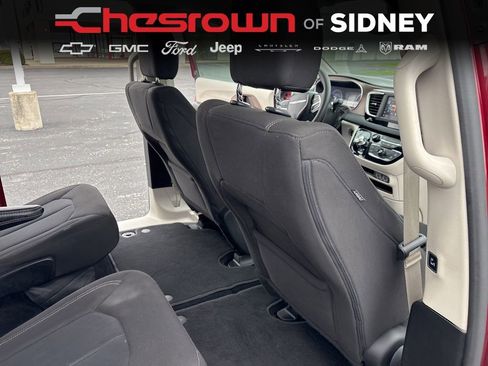 Used 2023 Chrysler Voyager LX image 32