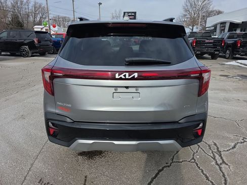 Used 2024 Kia Seltos EX image 4