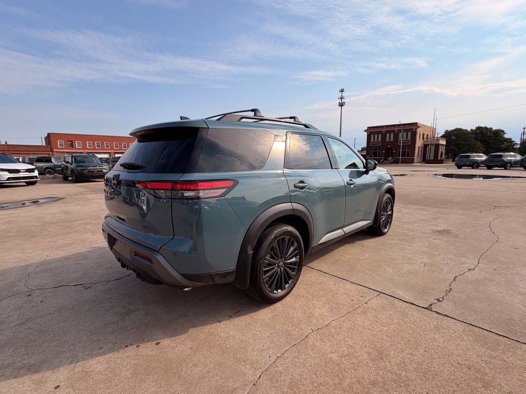 Certified 2026 Nissan Pathfinder SL w/ SL Premium Package FWD image 8