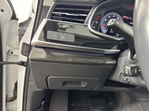 Used 2023 Audi Q7 2.0T Premium w/ Convenience Package AWD/4WD image 13