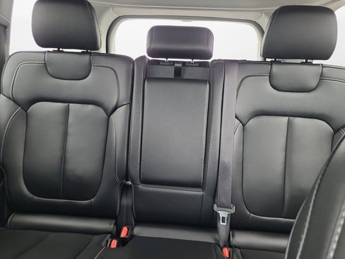 Used 2023 Jeep Grand Cherokee Limited w/ Luxury Tech Group II image 14